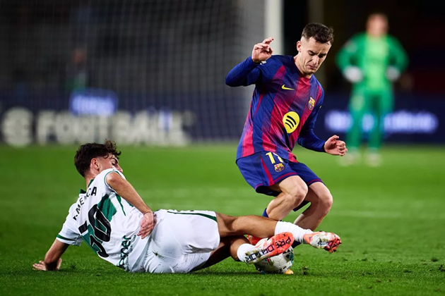 Ảnh bài viết MU hỏi mua Casado, Zirkzee sắp rời Old Trafford