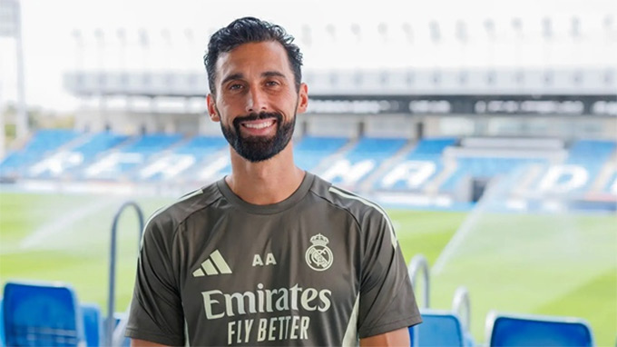  Arbeloa bất ngờ được trao quyền dẫn dắt Real.