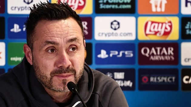 HLV De Zerbi cam kết tương lai với Man United.