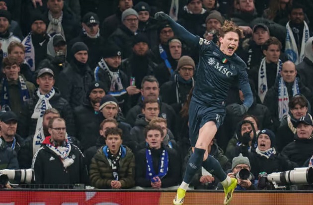 Ảnh bài viết McTominay lập kỷ lục, Napoli lâm nguy ở C1