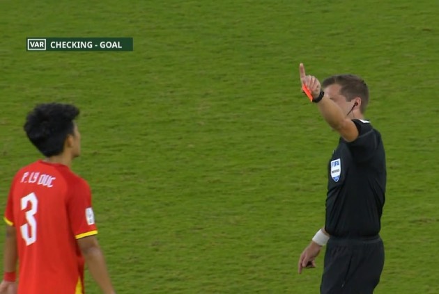 Ảnh bài viết Vì sao trọng tài không xóa thẻ đỏ cho Lý Đức?