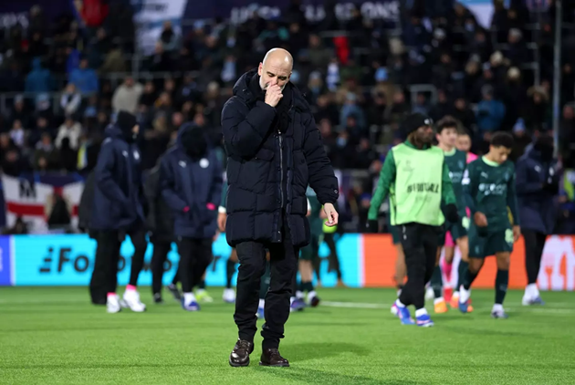 HLV Guardiola gây lo lắng cho CĐV Man City giữa tin đồn từ chức.