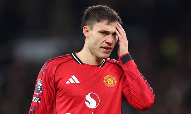 Manuel Ugarte gây thất vọng tại Manchester United.