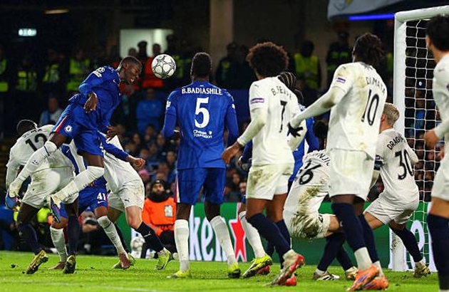 T&igrave;nh huống l&oacute;e s&aacute;ng của Moises Caicedo gi&uacute;p Chelsea gi&agrave;nh chiến thắng.