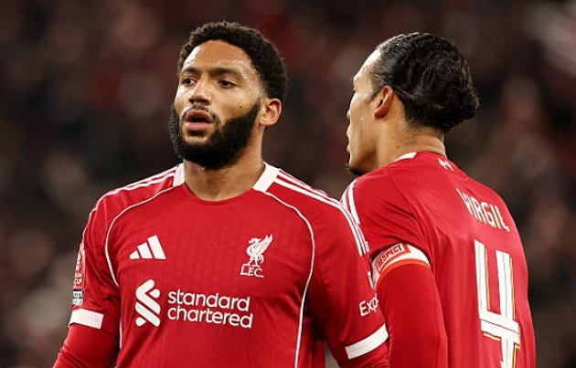 Ảnh bài viết Slot và Van Dijk đồng loạt vinh danh Joe Gomez