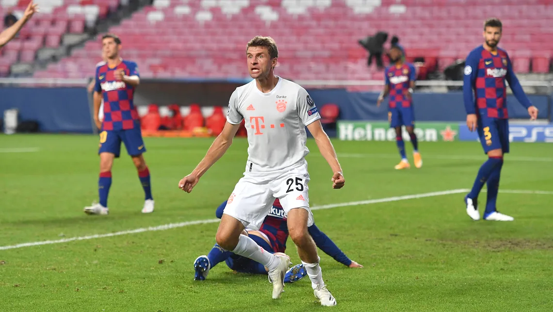 Kỷ luật Đức b&oacute;p nghẹt cảm x&uacute;c Catalan.