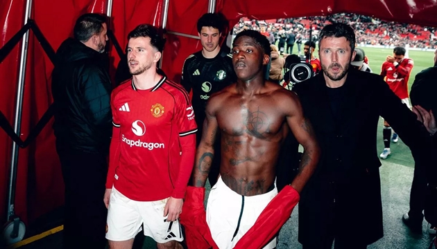 Mainoo r&otilde; r&agrave;ng c&oacute; tương lai tươi s&aacute;ng hơn dưới thời Carrick.