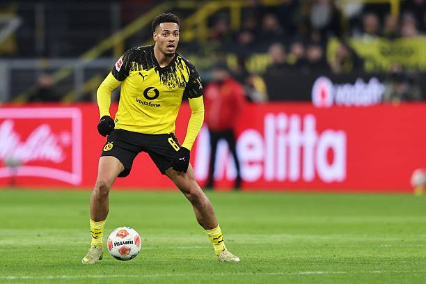 Ảnh bài viết Tin đồn chuyển nhượng tối 22/1: Lewandowski chốt tương lai; MU đấu Chelsea vụ Nmecha