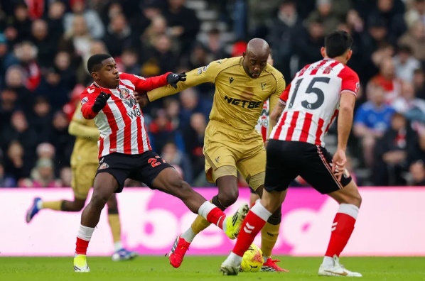 Ảnh bài viết Chelsea âm mưu nẫng tay trên Mateta ngay trước mũi Aston Villa