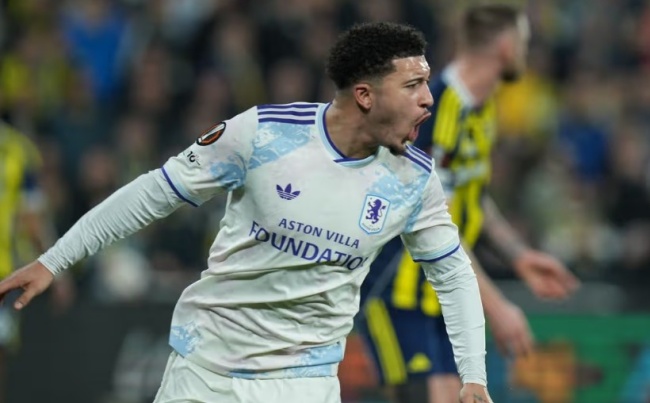 Ảnh bài viết Sancho lột xác thành vũ khí tối thượng của Aston Villa