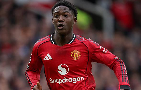 Manchester United tính gia hạn hợp đồng với Kobbie Mainoo.