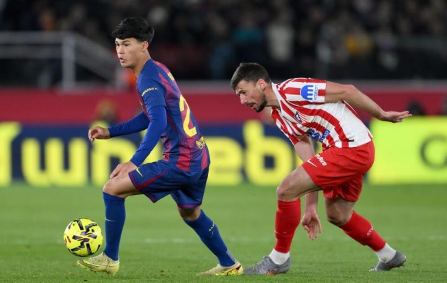 Dro Fernandez đang t&igrave;m c&aacute;ch rời khỏi Barcelona.