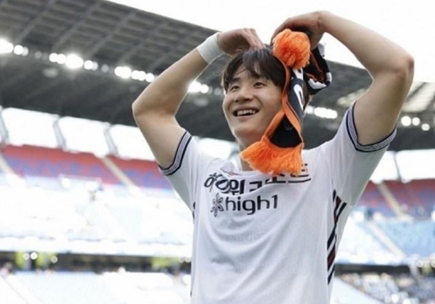 Shin Min-ha đang là trụ cột của CLB Gangwon.