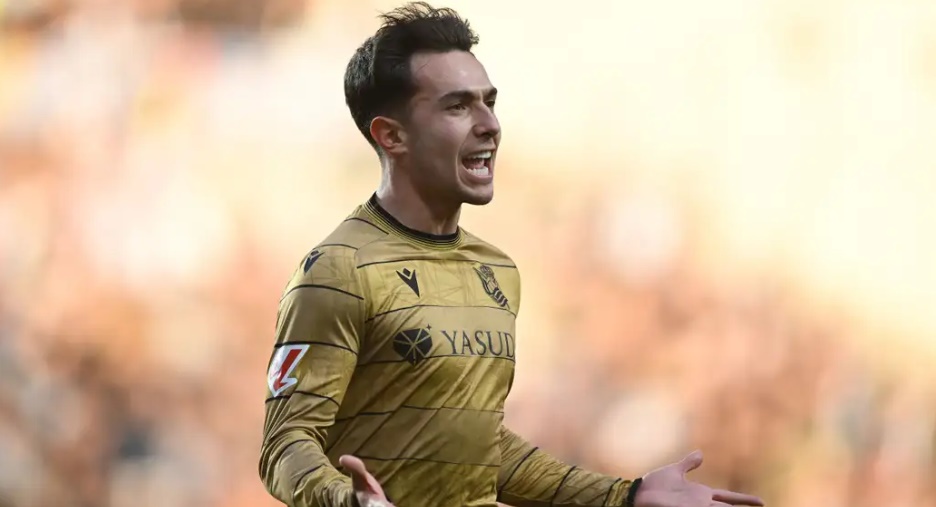 Việc không thể thuyết phục Zubimendi cũng khiến tuyến giữa Liverpool thiếu hụt nhân sự.