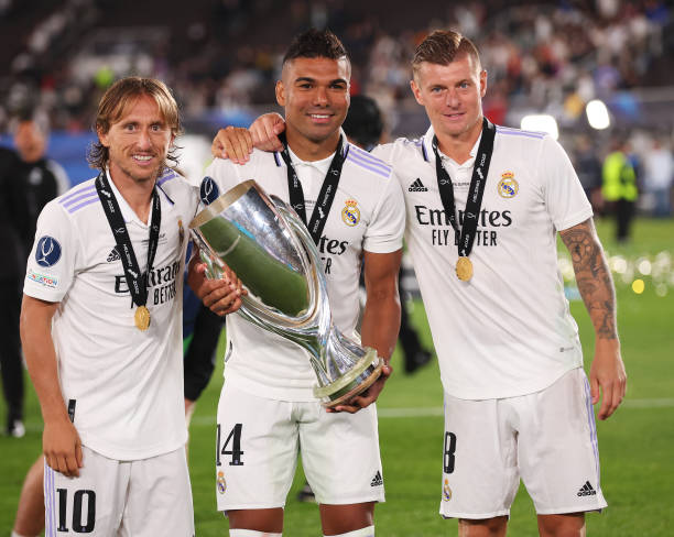 Trước khi gia nhập Manchester United, Casemiro l&agrave; tiền vệ ph&ograve;ng ngự đạt đẳng cấp thế giới ở Real Madrid c&ugrave;ng với Toni Kroos v&agrave; Luka Modric.