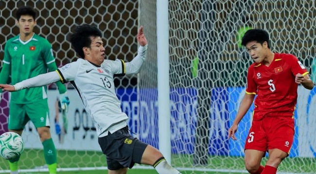 U23 Việt Nam đối mặt b&agrave;i test mang t&ecirc;n H&agrave;n Quốc.