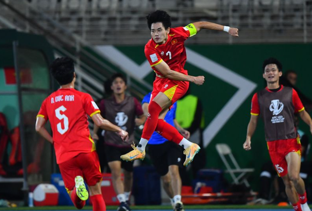 Đ&igrave;nh Bắc ghi b&agrave;n cho U23 Việt Nam nhưng đ&atilde; nhận thẻ đỏ cuối trận. Ảnh: AFC