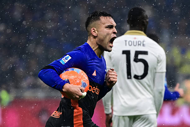 Inter Milan ngược d&ograve;ng hạ gục Pisa.