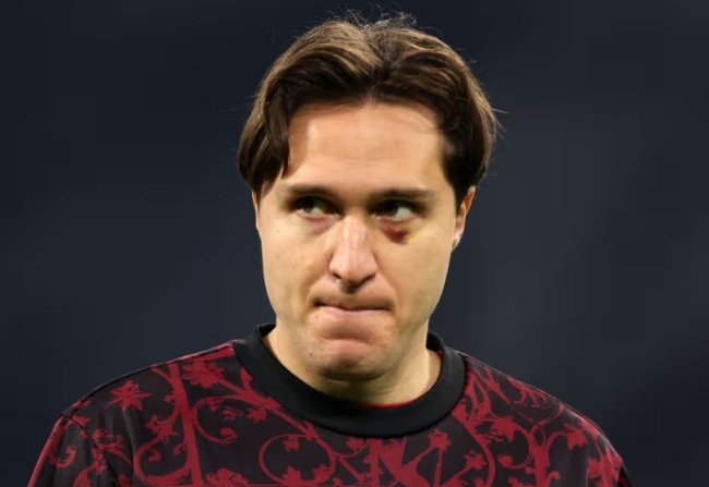 Chiesa c&oacute; khả năng ngồi ngo&agrave;i.