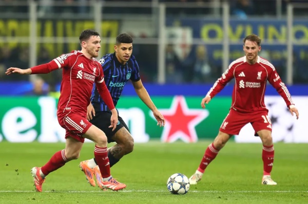 Cuộc giao dịch Robertson sẽ giúp Liverpool có lợi thế trong cuộc đua giành Van de Ven trong tương lai.