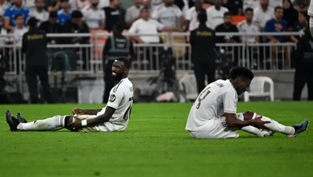 Real Madrid ám ảnh vấn đề chấn thương ở hàng thủ.