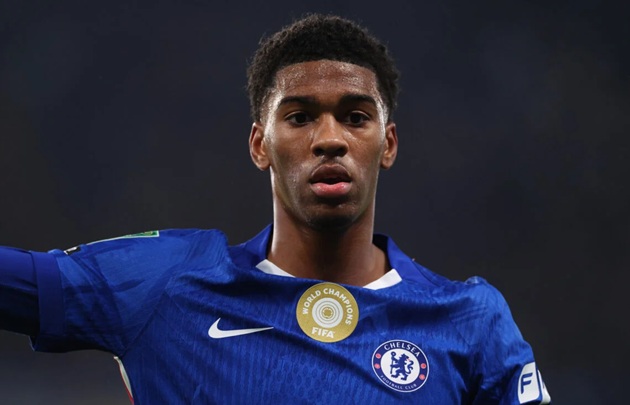  Acheampong đ&atilde; lọt v&agrave;o tầm ngắm của Palace.