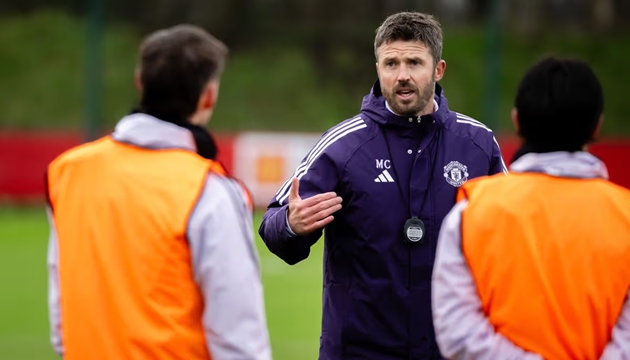 Michael Carrick siết kỷ luật để x&acirc;y dựng lại Man United.