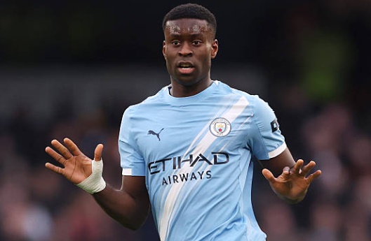 Guehi có màn ra mắt đội bóng mới.