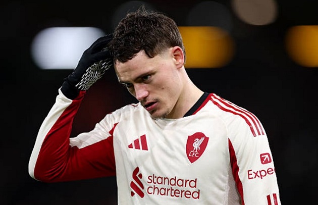 Ảnh bài viết Gravenberch nổi cáu khi Wirtz xử lý bóng rườm rà