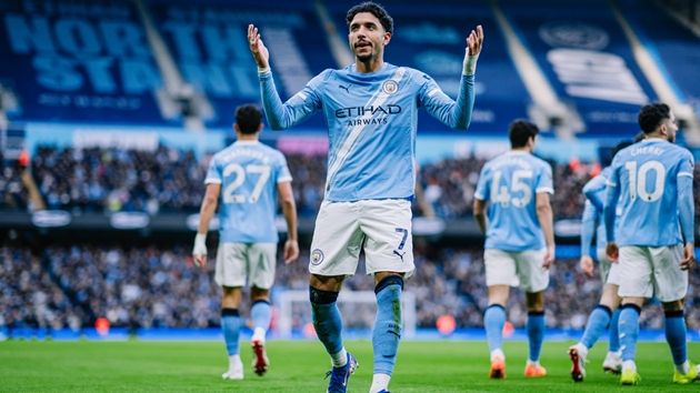 Omar khiến CĐV Man City ngu&ocirc;i nỗi nhớ Erling Haaland.
