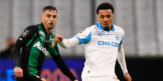 Ảnh bài viết Nwaneri lập siêu phẩm khiến báo Pháp dậy sóng