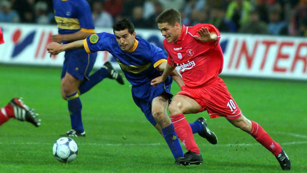 Alaves đ&atilde; g&acirc;y bất ngờ khi v&agrave;o đến chung kết UEFA Cup 2001.