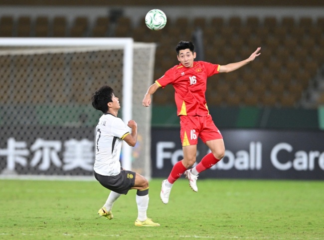 Ảnh bài viết Nguyễn Nhật Minh giải mã định kiến về chiều cao trung vệ