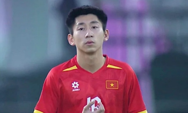 Nhật Minh trong m&agrave;u &aacute;o U23 Việt Nam.