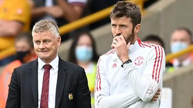 Solskjaer v&agrave; Carrick c&oacute; mối quan hệ mật thiết.