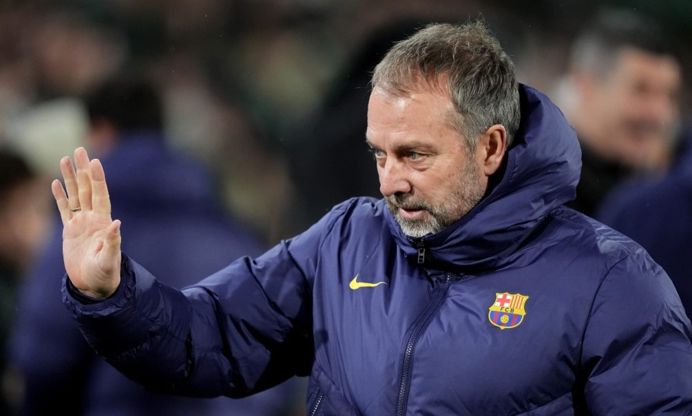 HLV Hansi Flick cần gi&uacute;p Barcelona gi&agrave;nh chiến thắng trước Real Oviedo.