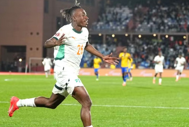 Ngọc qu&yacute; 19 tuổi lọt mắt xanh của Arsenal.