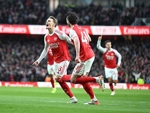 Hàng tiền vệ Arsenal đang có phong độ cao mùa này.