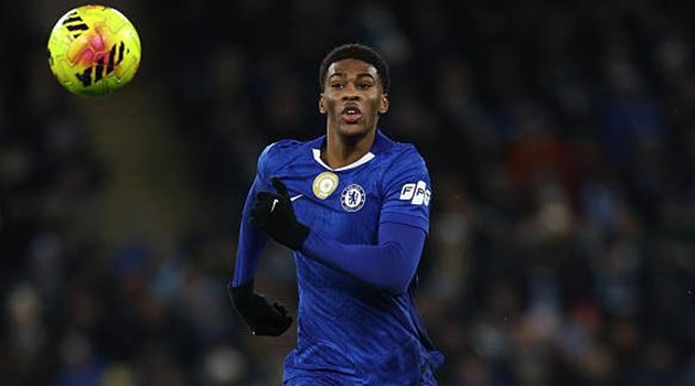 Josh Acheampong n&ecirc;n được Liam Rosenior tin tưởng.