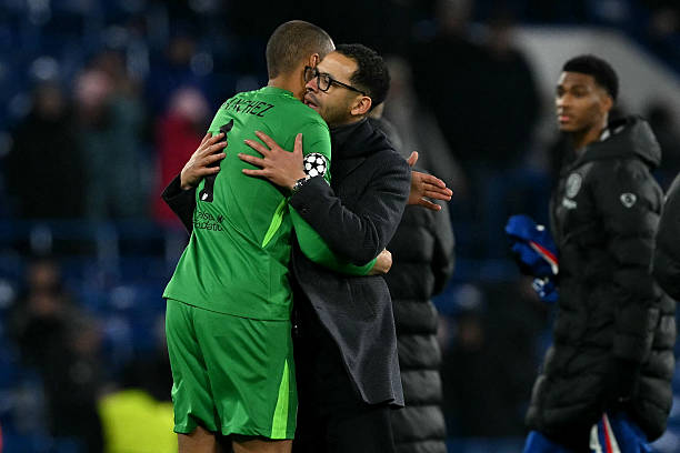 HLV Liam Rosenior d&agrave;nh nhiều lời khen cho thủ th&agrave;nh Robert Sanchez.