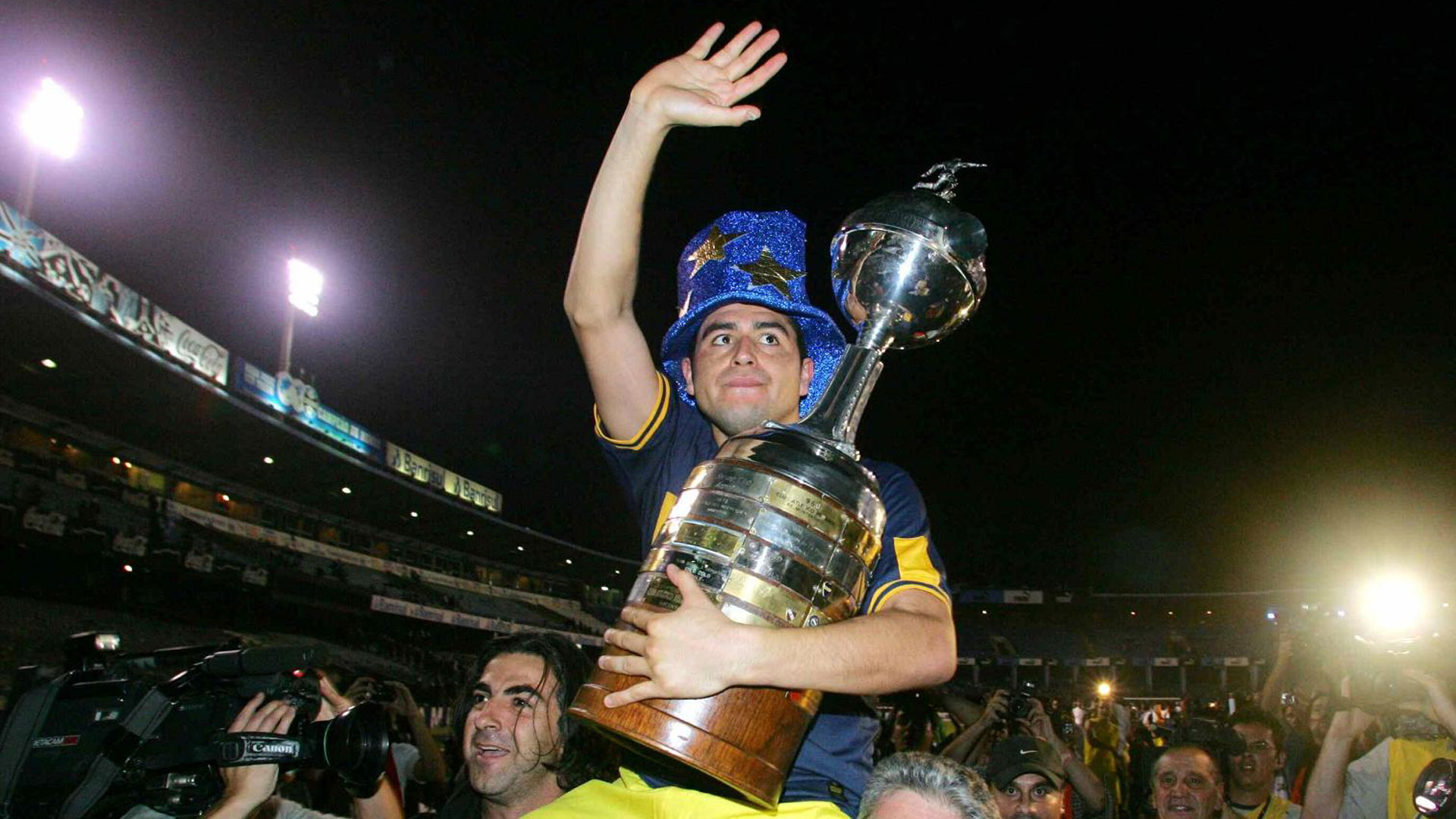 Juan Roman Riquelme g&oacute;p c&ocirc;ng lớn gi&uacute;p Boca Juniors x&acirc;y dựng thời kỳ ho&agrave;ng kim ở Copa Libertadores.