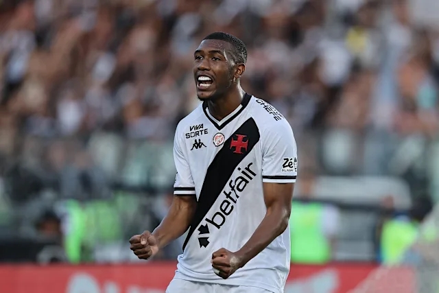 Rayan được b&aacute;o c&aacute;o sẽ đến Anh để kiểm tra y tế nhằm gia nhập Bournemouth.