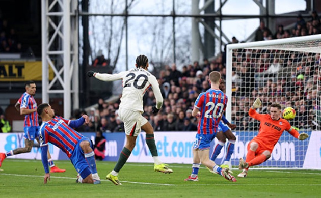 Pedro nh&acirc;n đ&ocirc;i c&aacute;ch biệt cho Chelsea.