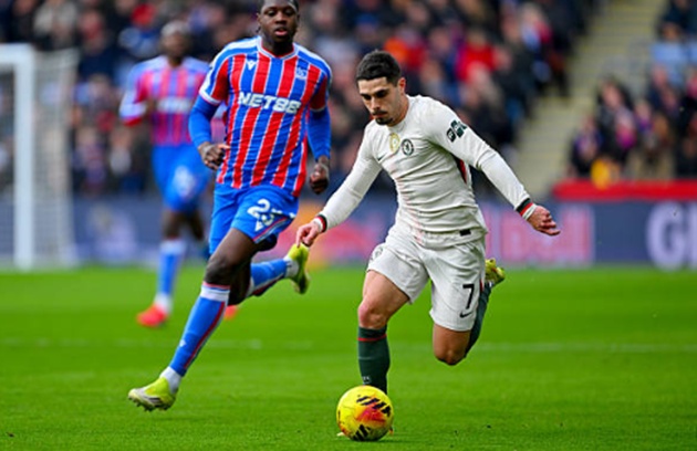 Pedro Neto - 6.8 điểm: Bị đẩy sang cánh trái, Neto tiếp tục trải qua một trận đấu thất vọng. Những đợt tấn công của Chelsea thường bị gãy nhịp bởi những pha chạm bóng hỏng hoặc đường chuyền thiếu cảm giác của cầu thủ người Bồ Đào Nha.