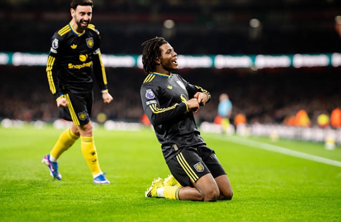 Ảnh bài viết Gary Neville kinh ngạc trước siêu phẩm vô lê của Dorgu