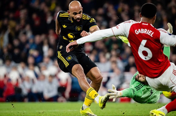 Ảnh bài viết Mbeumo cân bằng kỳ tích 13 năm của Van Persie tại Man Utd