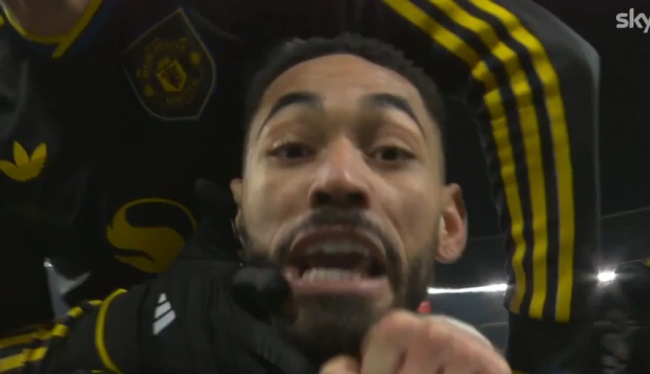 Cunha văng tục trước ống kính truyền hình.