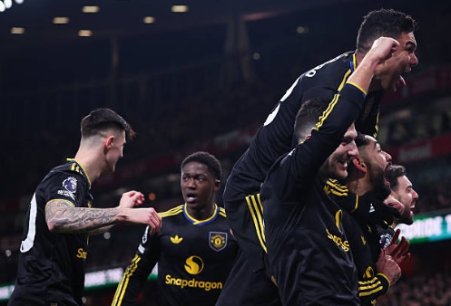 Man Utd giành chiến thắng cảm xúc trước Arsenal.