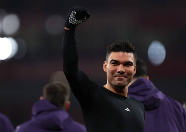 Kobbie Mainoo - 7.1 điểm. Sao trẻ người Anh c&oacute; th&ecirc;m một trận đấu kỷ luật b&ecirc;n cạnh đ&agrave;n anh Casemiro. Mainoo ng&agrave;y c&agrave;ng tự tin trong việc cầm b&oacute;ng v&agrave; điều tiết nhịp độ.