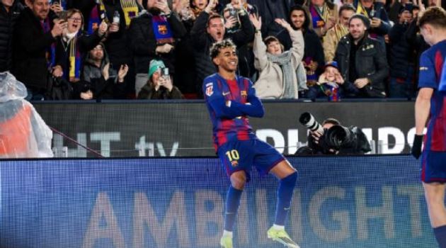 Yamal lập si&ecirc;u phẩm v&agrave;o lưới Real Oviedo.